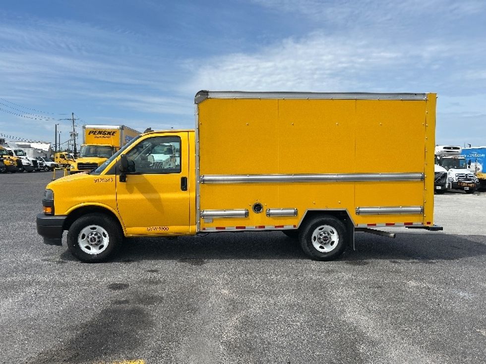 Light Duty Box Truck-Light and Medium Duty Trucks-GMC-2021-Savana G33503-Hammond-LA-72,953\n\t\tmiles-$ 28,000 - Image 4