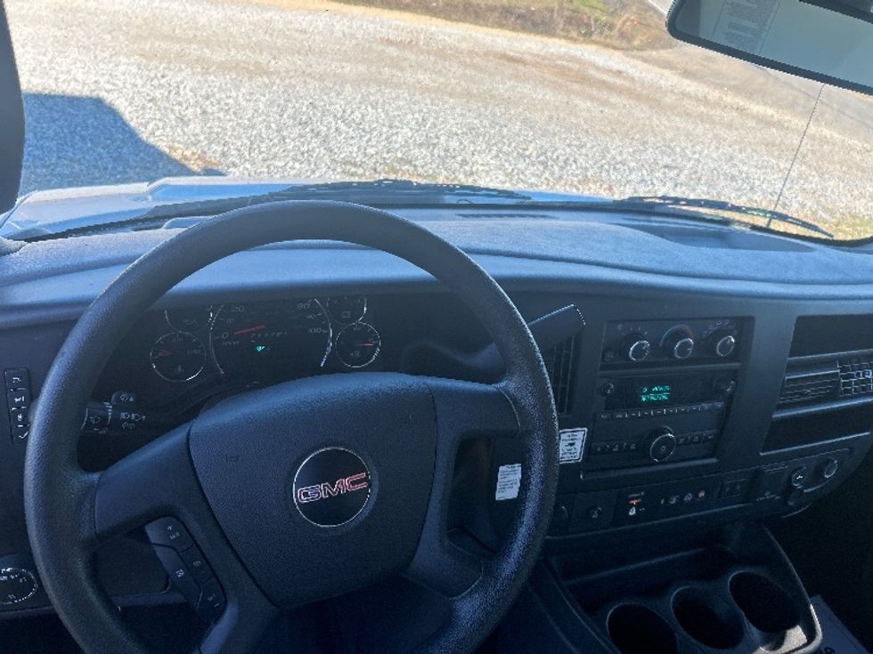 Light Duty Box Truck-Light and Medium Duty Trucks-GMC-2021-Savana G33503-Hattiesburg-MS-102,608\n\t\tmiles-$ 28,500 - Image 18