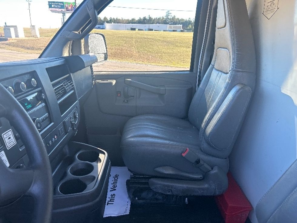 Light Duty Box Truck-Light and Medium Duty Trucks-GMC-2021-Savana G33503-Hattiesburg-MS-102,608\n\t\tmiles-$ 28,500 - Image 19