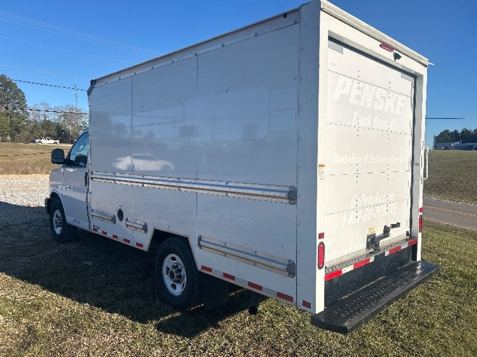 Light Duty Box Truck-Light and Medium Duty Trucks-GMC-2021-Savana G33503-Hattiesburg-MS-102,608\n\t\tmiles-$ 28,500 - Image 6