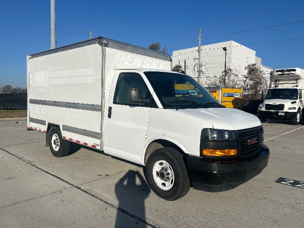 Light Duty Box Truck-Light and Medium Duty Trucks-GMC-2021-Savana G33503-Houston-TX-108,556\n\t\tmiles-$ 28,500 - Image 1