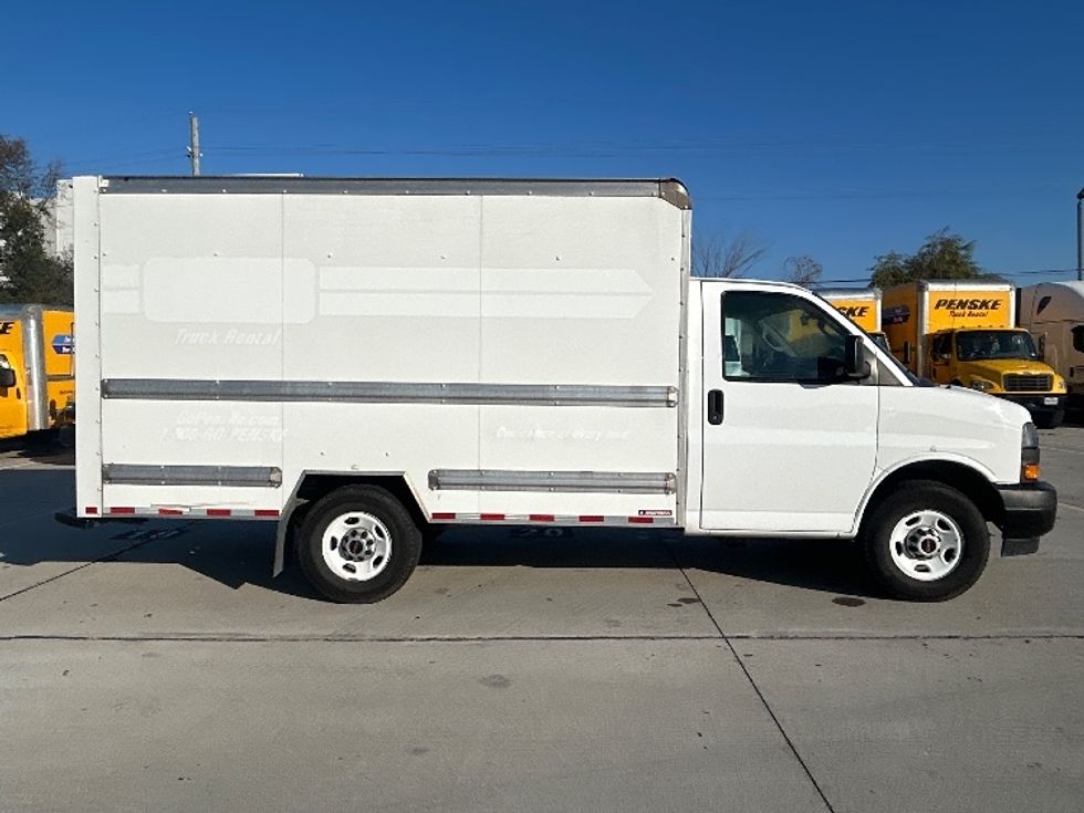 Light Duty Box Truck-Light and Medium Duty Trucks-GMC-2021-Savana G33503-Houston-TX-108,556\n\t\tmiles-$ 28,500 - Image 14
