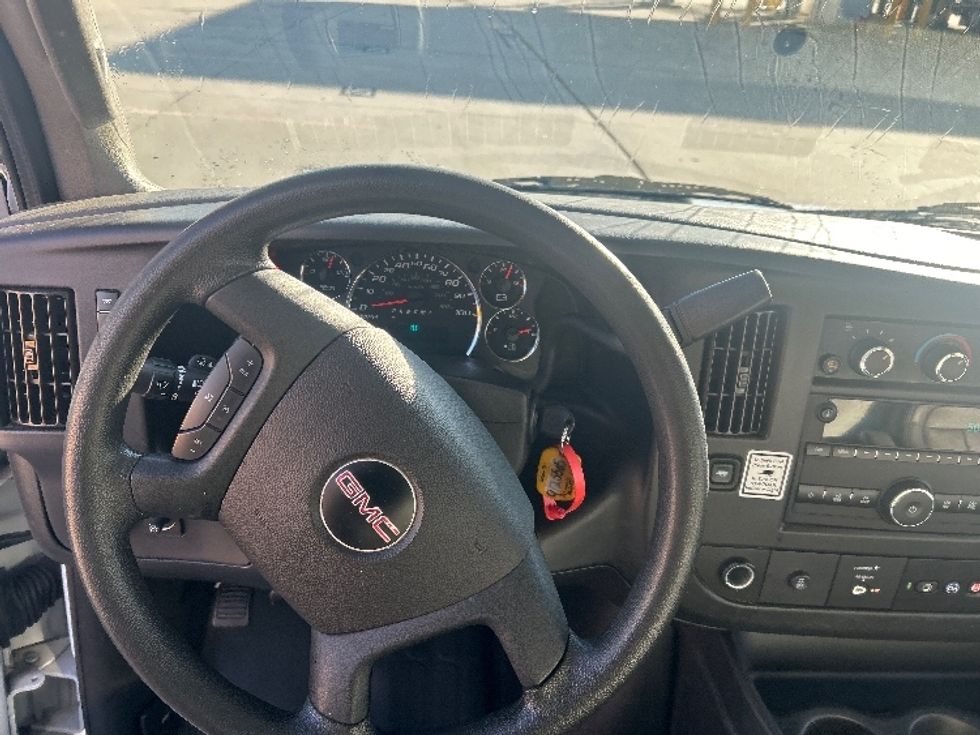 Light Duty Box Truck-Light and Medium Duty Trucks-GMC-2021-Savana G33503-Houston-TX-108,556\n\t\tmiles-$ 28,500 - Image 17