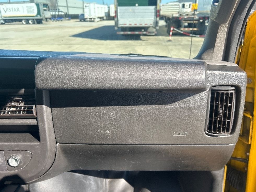 Light Duty Box Truck-Light and Medium Duty Trucks-GMC-2021-Savana G33503-Houston-TX-110,407\n\t\tmiles-$ 25,250 - Image 19