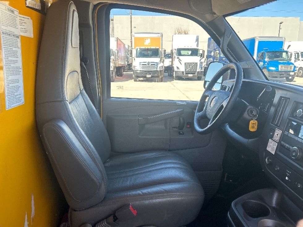 Light Duty Box Truck-Light and Medium Duty Trucks-GMC-2021-Savana G33503-Houston-TX-110,407\n\t\tmiles-$ 25,250 - Image 20
