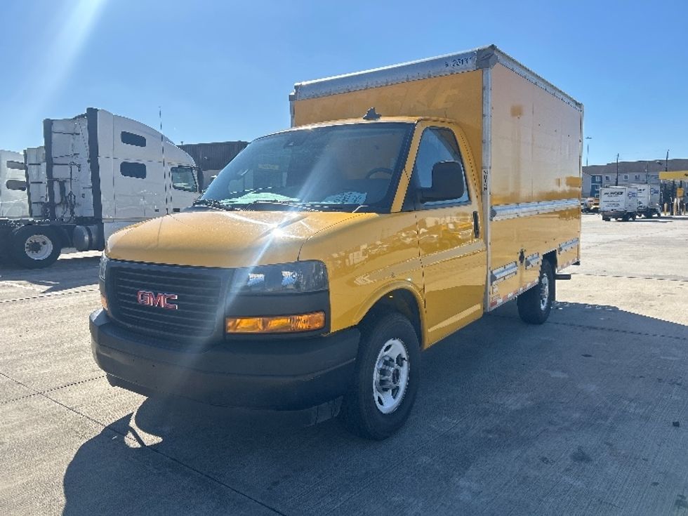 Light Duty Box Truck-Light and Medium Duty Trucks-GMC-2021-Savana G33503-Houston-TX-110,407\n\t\tmiles-$ 25,250 - Image 3