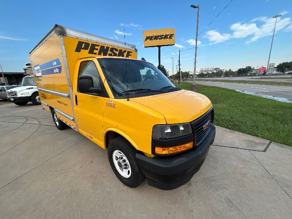 Light Duty Box Truck-Light and Medium Duty Trucks-GMC-2021-Savana G33503-Houston-TX-110,841\n\t\tmiles-$ 24,500 - Image 1