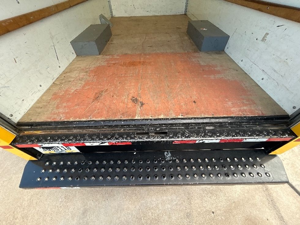 Light Duty Box Truck-Light and Medium Duty Trucks-GMC-2021-Savana G33503-Houston-TX-110,841\n\t\tmiles-$ 24,500 - Image 10