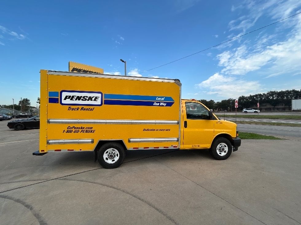 Light Duty Box Truck-Light and Medium Duty Trucks-GMC-2021-Savana G33503-Houston-TX-110,841\n\t\tmiles-$ 24,500 - Image 15