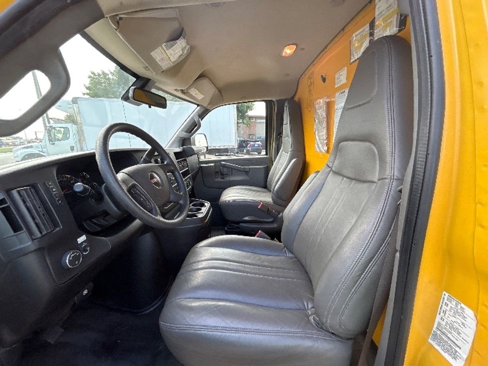 Light Duty Box Truck-Light and Medium Duty Trucks-GMC-2021-Savana G33503-Houston-TX-110,841\n\t\tmiles-$ 24,500 - Image 19