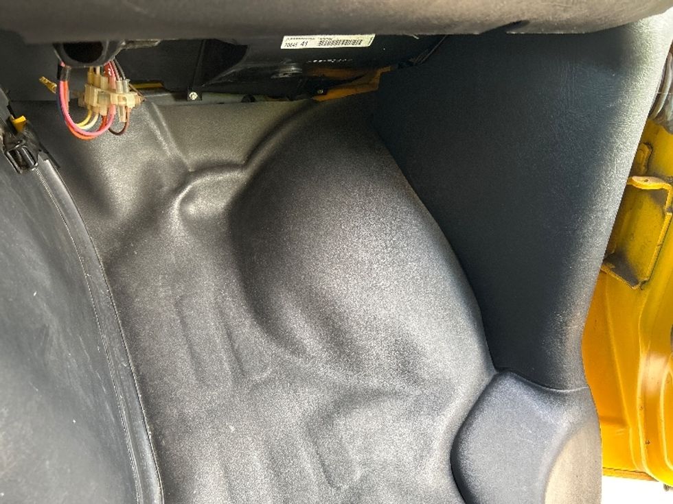 Light Duty Box Truck-Light and Medium Duty Trucks-GMC-2021-Savana G33503-Houston-TX-110,841\n\t\tmiles-$ 24,500 - Image 26