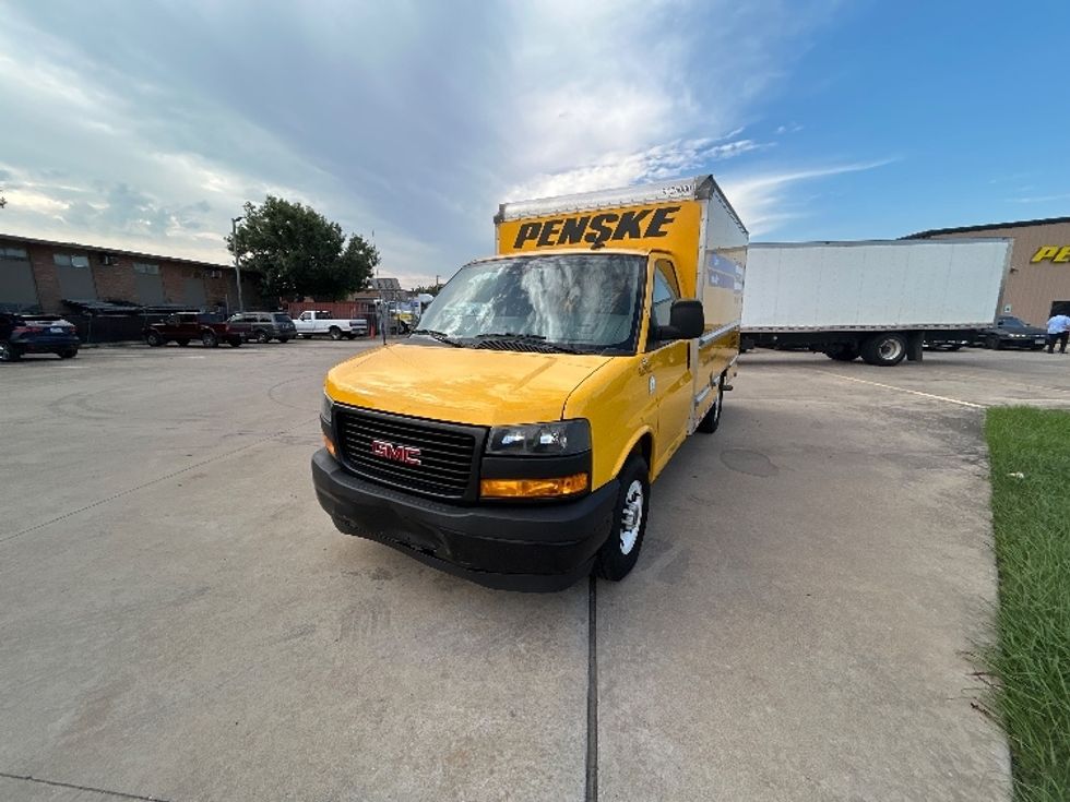 Light Duty Box Truck-Light and Medium Duty Trucks-GMC-2021-Savana G33503-Houston-TX-110,841\n\t\tmiles-$ 24,500 - Image 3