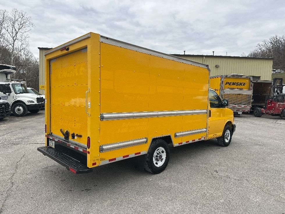 Light Duty Box Truck-Light and Medium Duty Trucks-GMC-2021-Savana G33503-Huntington-WV-106,028\n\t\tmiles-$ 25,000 - Image 13