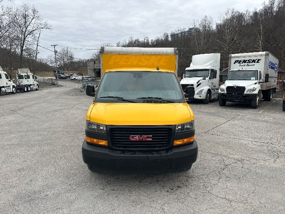 Light Duty Box Truck-Light and Medium Duty Trucks-GMC-2021-Savana G33503-Huntington-WV-106,028\n\t\tmiles-$ 25,000 - Image 2