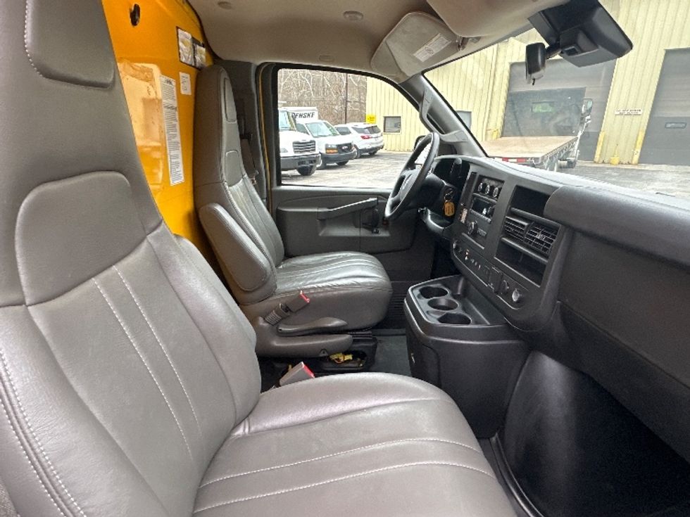 Light Duty Box Truck-Light and Medium Duty Trucks-GMC-2021-Savana G33503-Huntington-WV-106,028\n\t\tmiles-$ 25,000 - Image 22