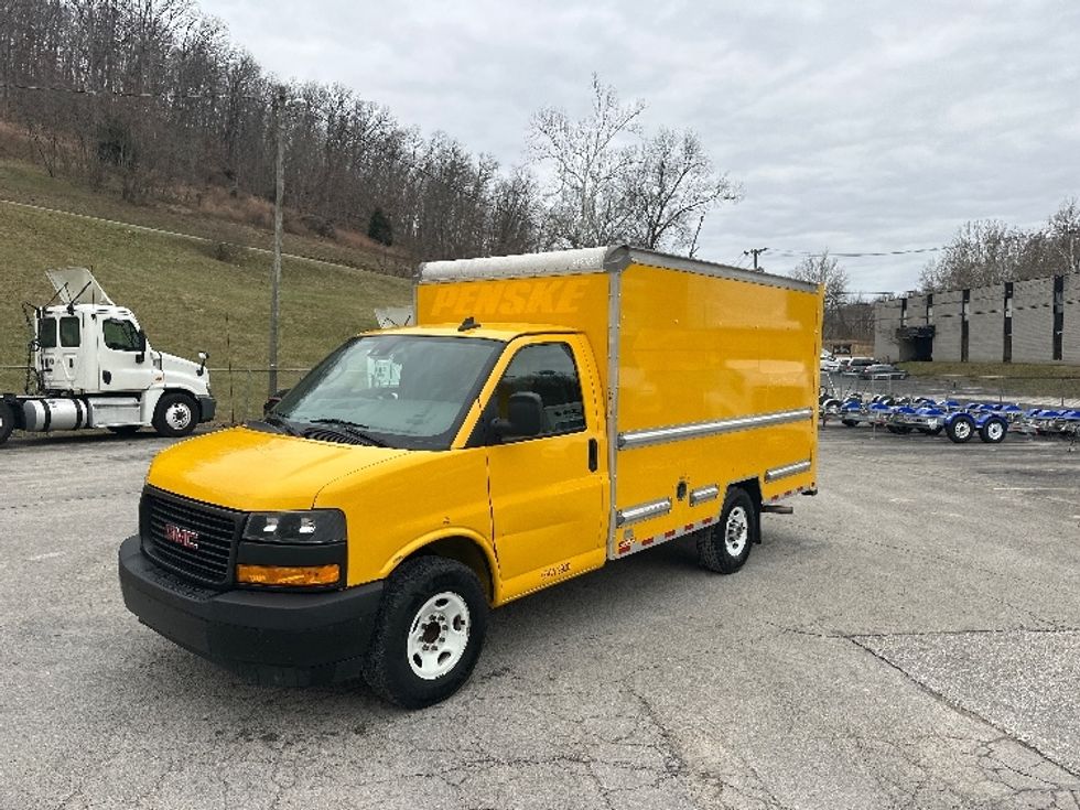 Light Duty Box Truck-Light and Medium Duty Trucks-GMC-2021-Savana G33503-Huntington-WV-106,028\n\t\tmiles-$ 25,000 - Image 3