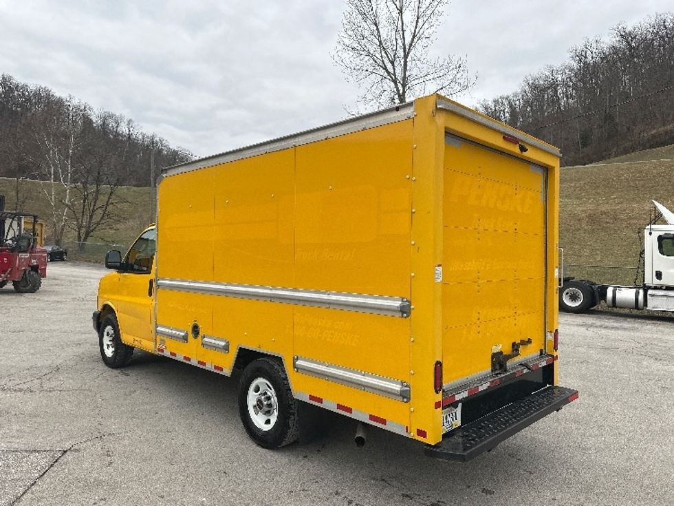 Light Duty Box Truck-Light and Medium Duty Trucks-GMC-2021-Savana G33503-Huntington-WV-106,028\n\t\tmiles-$ 25,000 - Image 6