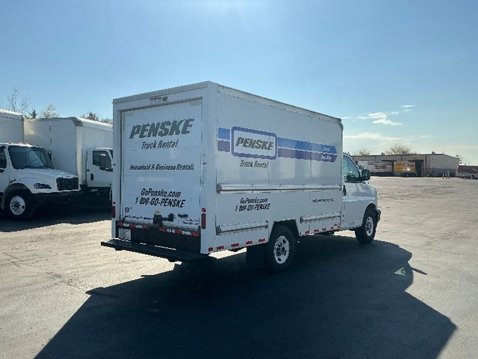 2021 Gmc Savana 3500 Cutaway photo 11