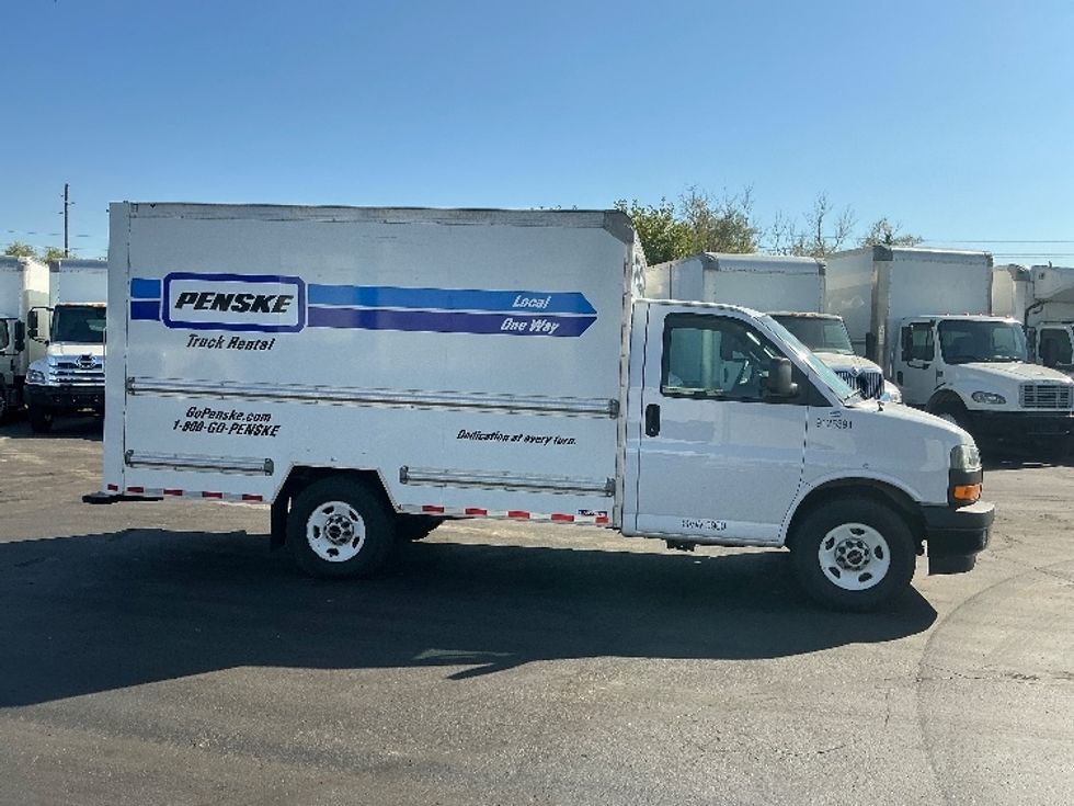 2021 Gmc Savana 3500 Cutaway photo 13