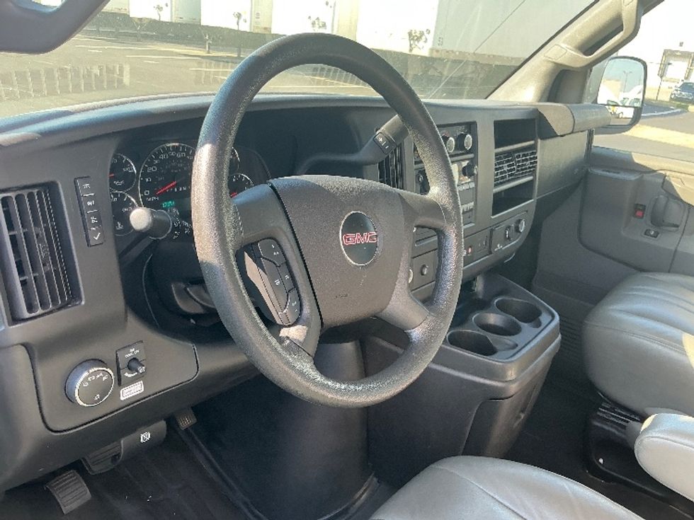 2021 Gmc Savana 3500 Cutaway photo 15