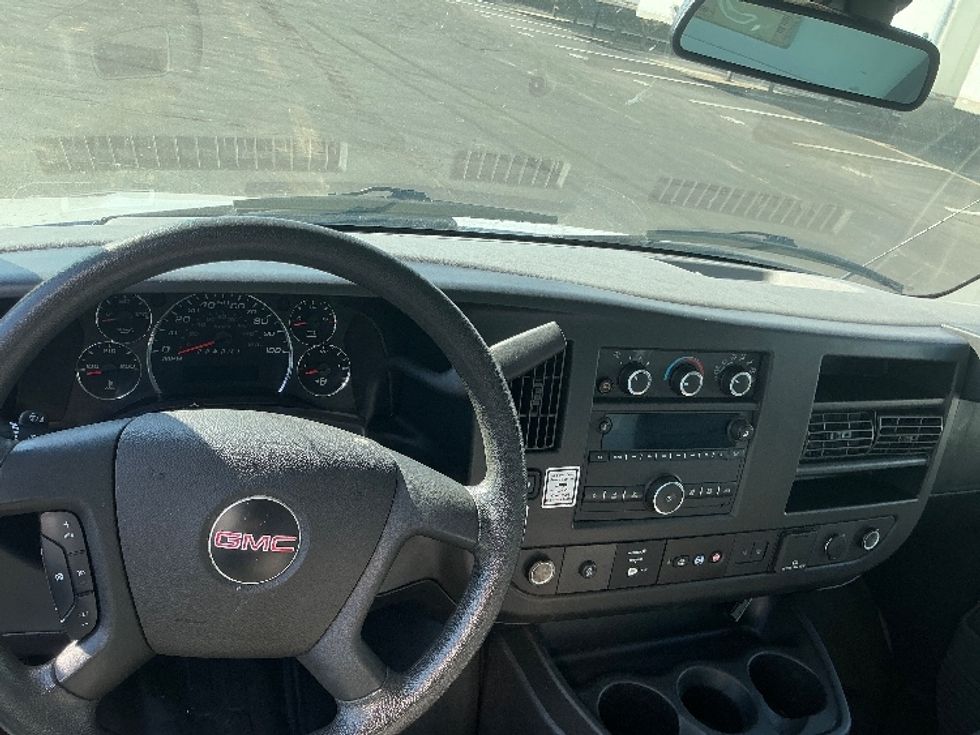2021 Gmc Savana 3500 Cutaway photo 16