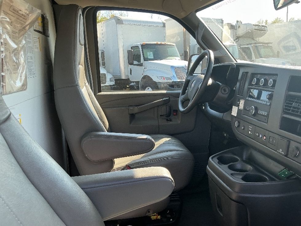 2021 Gmc Savana 3500 Cutaway photo 20