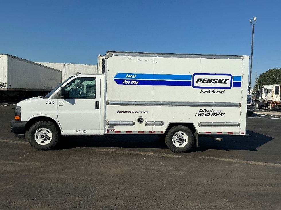 2021 Gmc Savana 3500 Cutaway photo 4