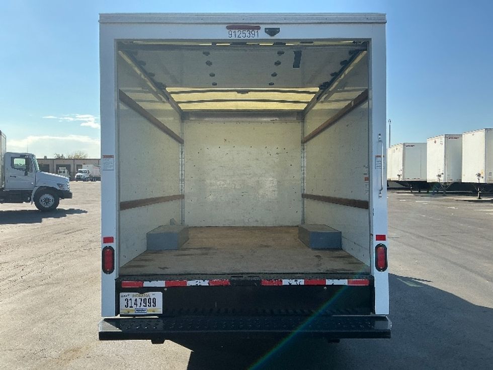 2021 Gmc Savana 3500 Cutaway photo 9