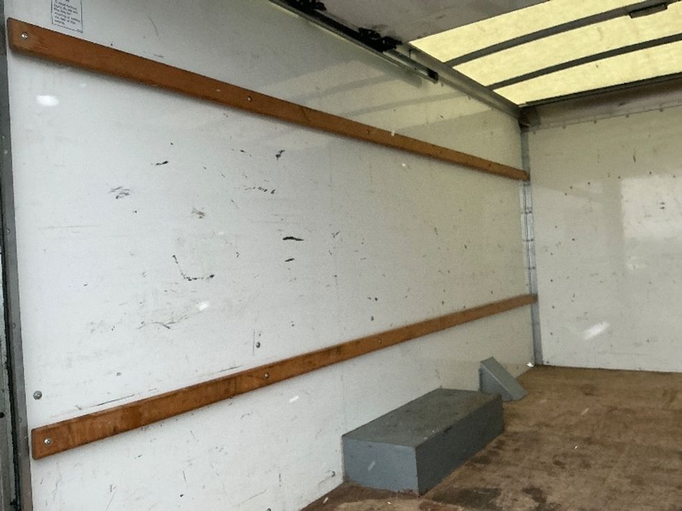 Light Duty Box Truck-Light and Medium Duty Trucks-GMC-2021-Savana G33503-Indianapolis-IN-114,806\n\t\tmiles-$ 26,500 - Image 10