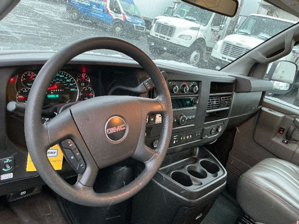 Light Duty Box Truck-Light and Medium Duty Trucks-GMC-2021-Savana G33503-Indianapolis-IN-114,806\n\t\tmiles-$ 26,500 - Image 17