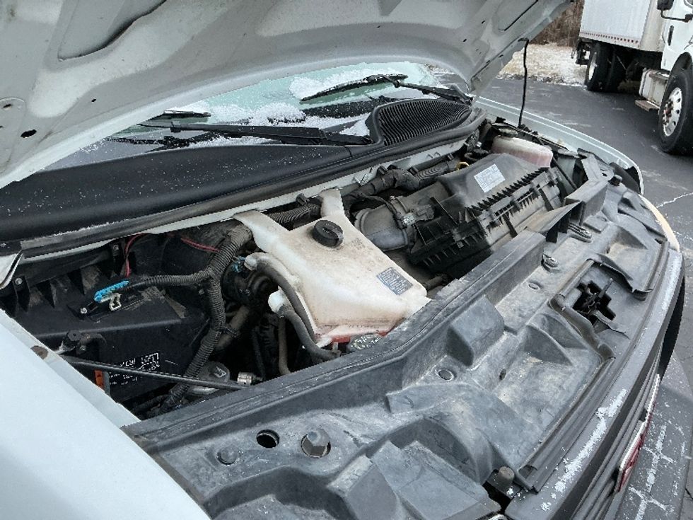 Light Duty Box Truck-Light and Medium Duty Trucks-GMC-2021-Savana G33503-Indianapolis-IN-114,806\n\t\tmiles-$ 26,500 - Image 22