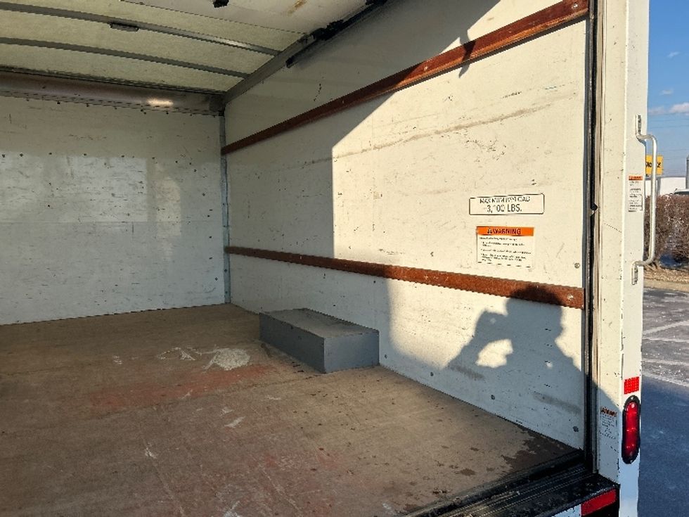 Light Duty Box Truck-Light and Medium Duty Trucks-GMC-2021-Savana G33503-Indianapolis-IN-116,838\n\t\tmiles-$ 26,250 - Image 12