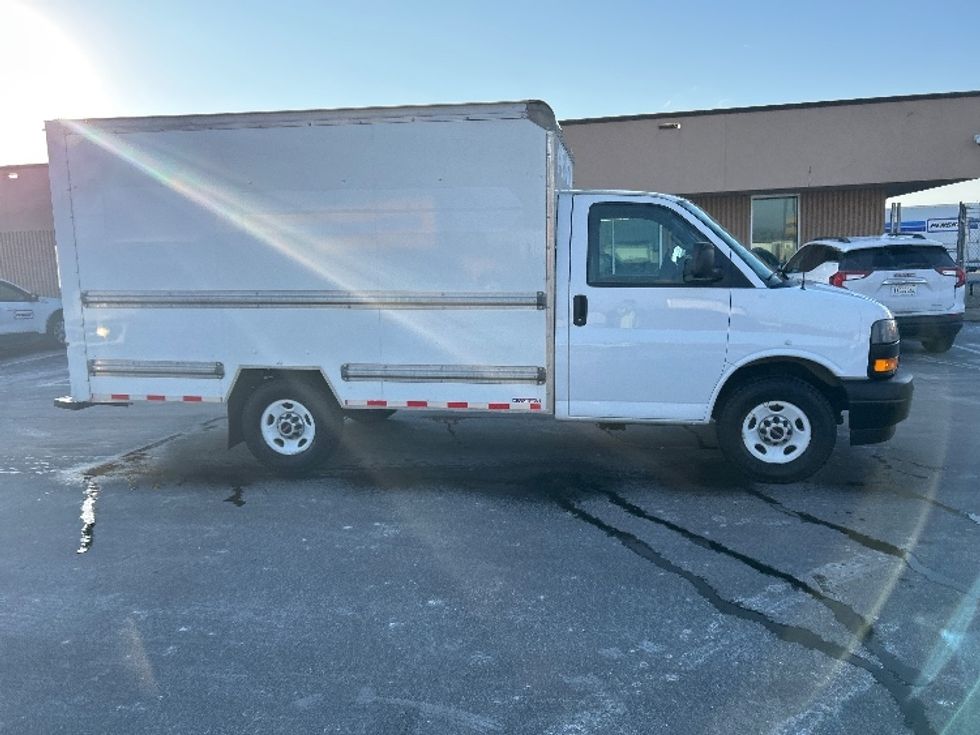 Light Duty Box Truck-Light and Medium Duty Trucks-GMC-2021-Savana G33503-Indianapolis-IN-116,838\n\t\tmiles-$ 26,250 - Image 15