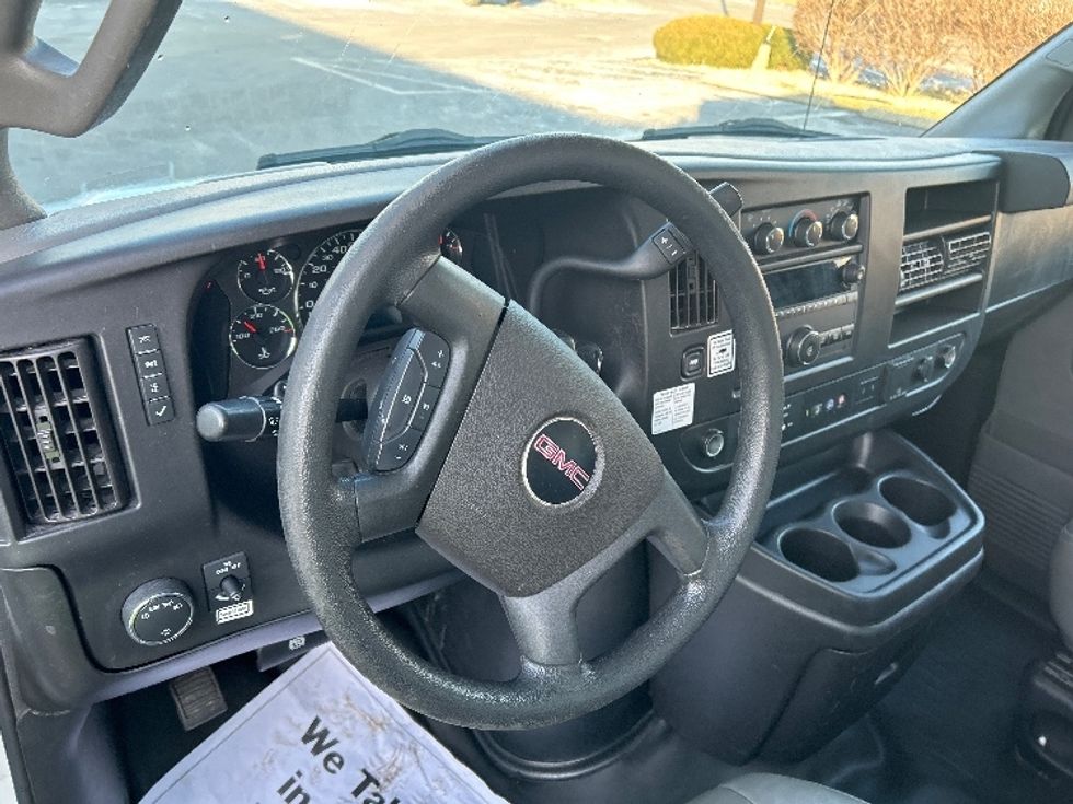 Light Duty Box Truck-Light and Medium Duty Trucks-GMC-2021-Savana G33503-Indianapolis-IN-116,838\n\t\tmiles-$ 26,250 - Image 17