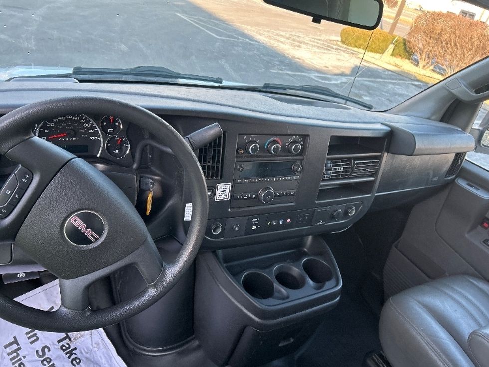 Light Duty Box Truck-Light and Medium Duty Trucks-GMC-2021-Savana G33503-Indianapolis-IN-116,838\n\t\tmiles-$ 26,250 - Image 18