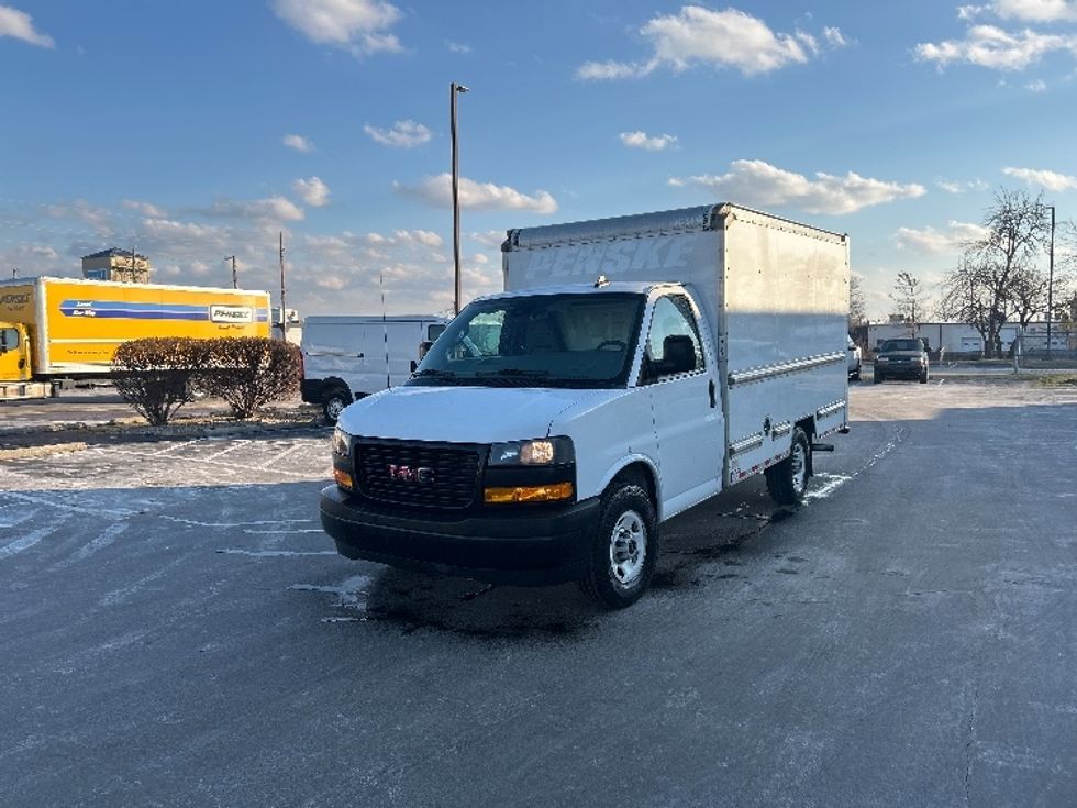 Light Duty Box Truck-Light and Medium Duty Trucks-GMC-2021-Savana G33503-Indianapolis-IN-116,838\n\t\tmiles-$ 26,250 - Image 3