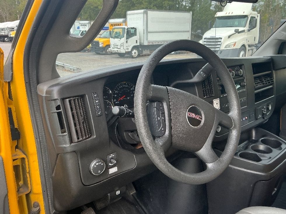Light Duty Box Truck-Light and Medium Duty Trucks-GMC-2021-Savana G33503-Jacksonville-FL-118,586\n\t\tmiles-$ 25,500 - Image 16