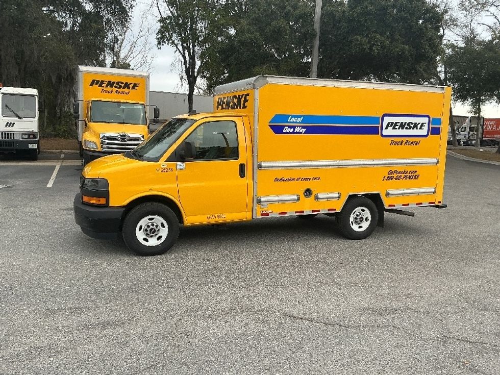 Light Duty Box Truck-Light and Medium Duty Trucks-GMC-2021-Savana G33503-Jacksonville-FL-118,586\n\t\tmiles-$ 25,500 - Image 4