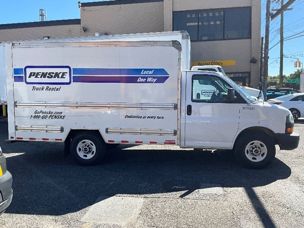 Light Duty Box Truck-Light and Medium Duty Trucks-GMC-2021-Savana G33503-Jamaica-NY-112,293\n\t\tmiles-$ 26,500 - Image 14