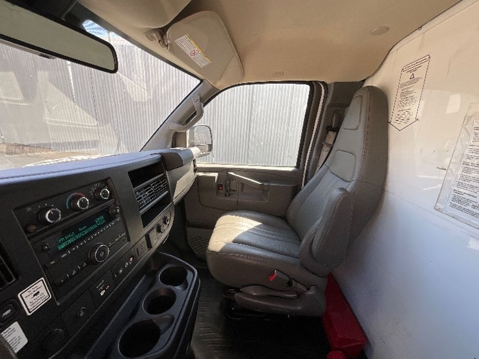 Light Duty Box Truck-Light and Medium Duty Trucks-GMC-2021-Savana G33503-Jamaica-NY-112,293\n\t\tmiles-$ 26,500 - Image 18