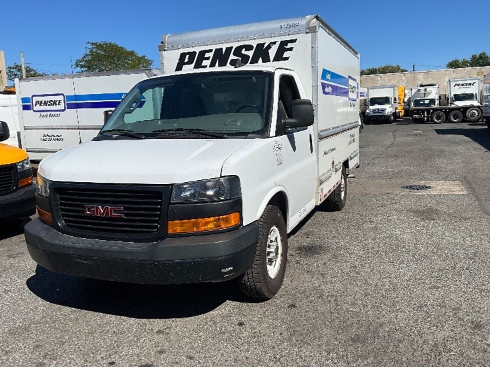 Light Duty Box Truck-Light and Medium Duty Trucks-GMC-2021-Savana G33503-Jamaica-NY-112,293\n\t\tmiles-$ 26,500 - Image 3
