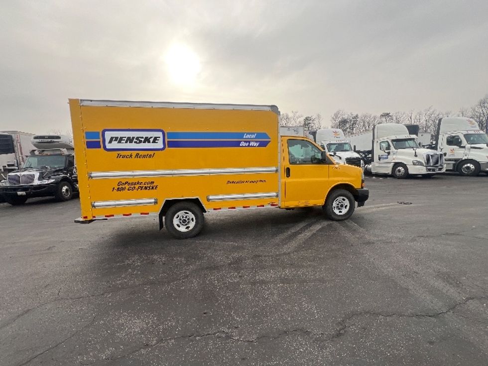Light Duty Box Truck-Light and Medium Duty Trucks-GMC-2021-Savana G33503-Jessup-MD-103,548\n\t\tmiles-$ 25,250 - Image 15