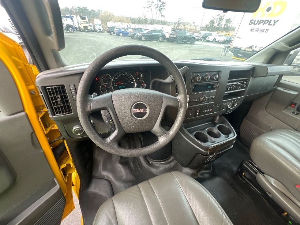 Light Duty Box Truck-Light and Medium Duty Trucks-GMC-2021-Savana G33503-Jessup-MD-103,548\n\t\tmiles-$ 25,250 - Image 17