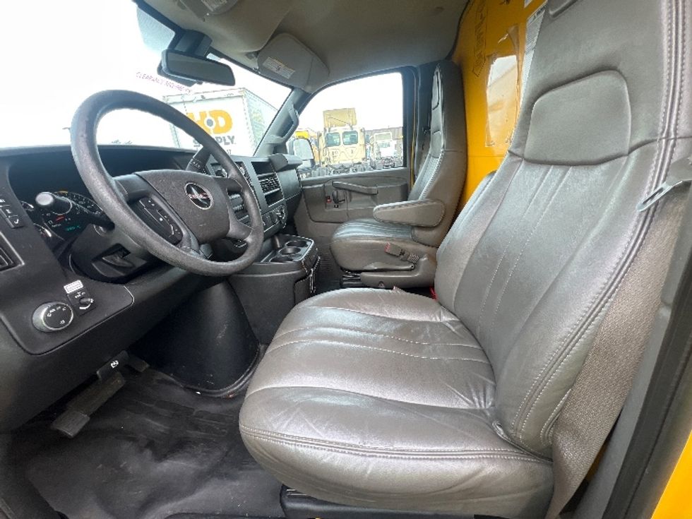 Light Duty Box Truck-Light and Medium Duty Trucks-GMC-2021-Savana G33503-Jessup-MD-103,548\n\t\tmiles-$ 25,250 - Image 19