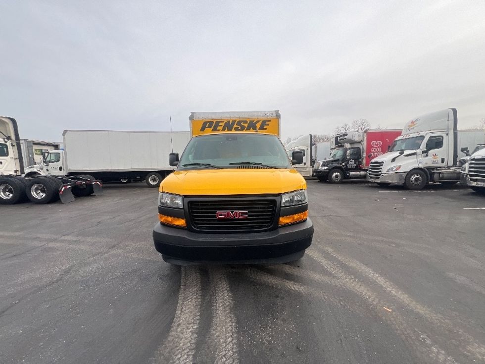 Light Duty Box Truck-Light and Medium Duty Trucks-GMC-2021-Savana G33503-Jessup-MD-103,548\n\t\tmiles-$ 25,250 - Image 2