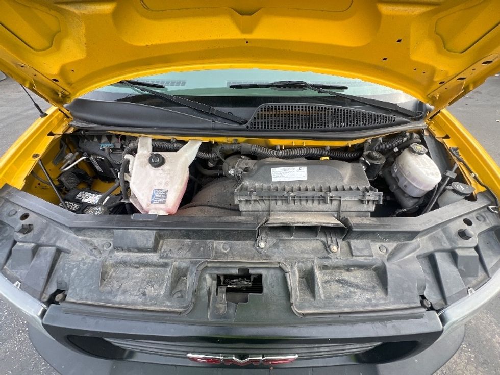 Light Duty Box Truck-Light and Medium Duty Trucks-GMC-2021-Savana G33503-Jessup-MD-103,548\n\t\tmiles-$ 25,250 - Image 23