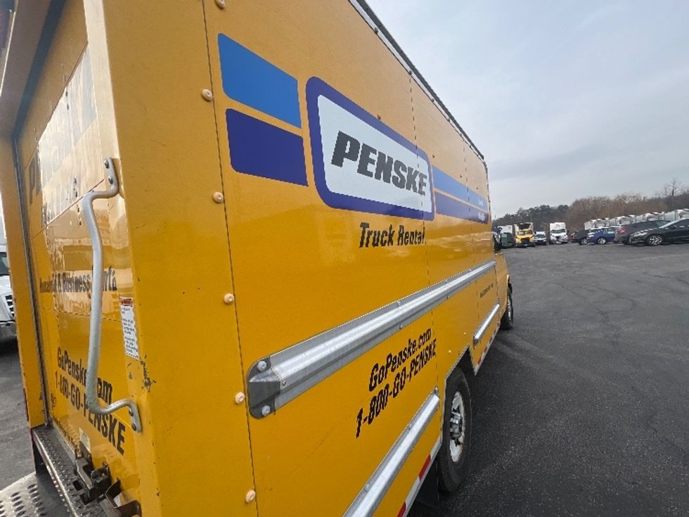 Light Duty Box Truck-Light and Medium Duty Trucks-GMC-2021-Savana G33503-Jessup-MD-103,548\n\t\tmiles-$ 25,250 - Image 28