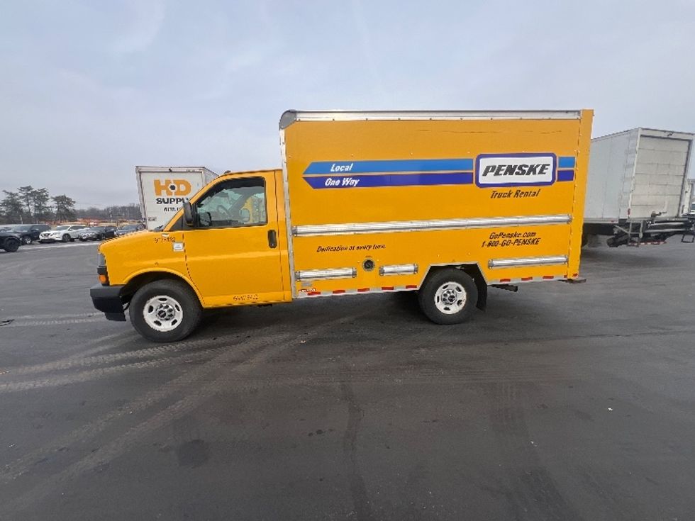 Light Duty Box Truck-Light and Medium Duty Trucks-GMC-2021-Savana G33503-Jessup-MD-103,548\n\t\tmiles-$ 25,250 - Image 4