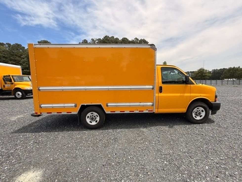Light Duty Box Truck-Light and Medium Duty Trucks-GMC-2021-Savana G33503-Jessup-MD-103,675\n\t\tmiles-$ 24,750 - Image 13