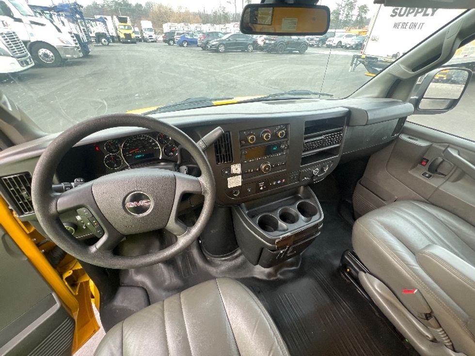 Light Duty Box Truck-Light and Medium Duty Trucks-GMC-2021-Savana G33503-Jessup-MD-103,675\n\t\tmiles-$ 24,750 - Image 16